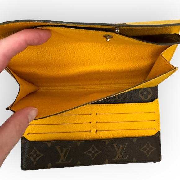 LOUIS VUITTON Limited Edition Marie-Lou Tri-fold Long Wallet, Mimosa - Picture 15 of 16
